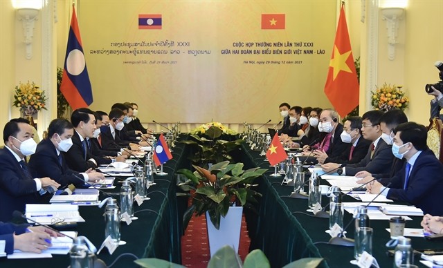 VN, Laos discuss border work, plan more collaboration ảnh 1
