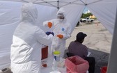 佛羅里達州疫情嚴重,無國界醫生人員為民眾進行檢測。(圖源:MSF)