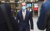 英國外相藍韜文12月10日受訪時指,英國與歐盟的脫歐後貿易談判有達成協議的餘地,但雙方重大分歧仍未解決。圖為11月29日藍韜文在倫敦英國廣播公司大樓外面向傳媒。(圖源:AP)