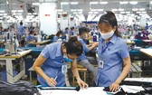 紡織品成衣業加大產量。
