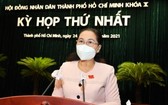 市人民議會主席阮氏麗會上致詞。(圖源:越勇)