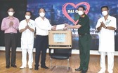 市委副書記探望抗疫一線醫護人員