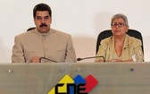 委內瑞拉總統馬杜羅（左）與选举委员会(CNE)主席Tibisay Lucena。（資料圖：互聯網）