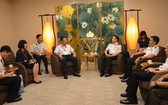 海軍少將范懷南與新加坡海軍少將黎忠漢進行雙邊會晤。（資料圖：海軍報網）