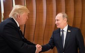 美國總統特朗普與俄羅斯總統普京在漢堡首次正式會晤。（圖源：路透社）