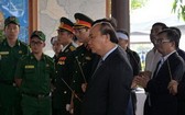 政府總理阮春福上香弔唁。（圖源：VOV）