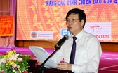 越南新聞工作者協會常務副主席胡光利在研討會上致詞。（圖源：清茶）