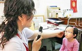 給子女檢查視力以及時發現和治療。