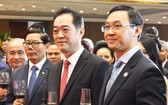 陳福英副廳長(右)歡迎吳駿總總領事到本市履任。