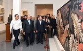 政府總理阮春福探訪越南美術博物館。（圖源：VGP）