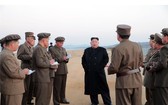 KCBS宣佈，朝鮮領導人金正恩親自督軍，見證「新研發的尖端戰術性武器」進行測試。（圖源：路透社）