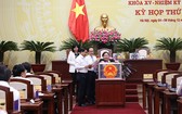 河內市人民議會代表進行投信任票。(圖源:河內新聞網)