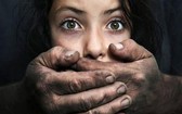 聯合國近日發佈一項報告警告稱，由於“處罰所無法觸及的領域龐大”，全球人口販賣活動仍猖獗。（示意圖源：互聯網）
