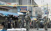 菲律賓軍警已將遭襲教堂所在霍洛市封鎖。（圖源：AFP）