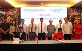 越南燕窩市場宣傳與發展公司與東南燕都公司簽署合同。