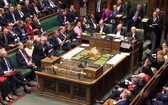 當地時間3日，英國倫敦，英議會表決通過脫歐延期法案，防止無協議脫歐。（圖源：AFP）