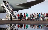 200多名委內瑞拉移民與難民離開巴西與委內瑞拉邊境附近的羅賴馬州首府博阿維斯塔，前往巴西國內的其他城市進行重新安置。（圖源：聯合國難民署）