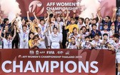 女國足獲獎勵５億元。圖為我國女足隊喜慶奪冠佳績。（圖源：互聯網）