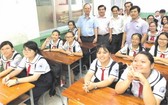 穗城會館理事長盧耀南、麥劍雄學校校長陳文練、各位老師及學生出席。