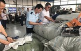 市海關機關檢查冒充越南原產地的商品。