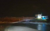 本月6日晚，民眾發現一艘無人駕駛的中國籍貨輪漂流至河靖省圻英市圻利鄉海域。（圖源：B.P）