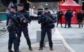 法國武警在案發現場附近加以警戒。（圖源：Getty Images）