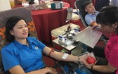工會會員與勞動者響應捐血救人活動。（圖源：越南勞動總聯團）