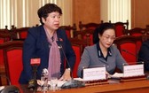 國會社會問題委員會主任阮翠英在會上發言。（圖源：越通社）