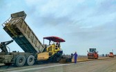 動工建設甘露-羅山高速公路項目。