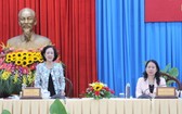 黨中央政治局委員、黨中央書記、中央民運部長張氏梅（左）在會上講話。（圖源：清創）