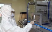 圖為廣寧省疾病監控中心當前使用的Realtime PCR檢驗儀器。（圖源：越通社）