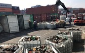 本市各職能機關當前仍在致力處理上千廢料集裝箱。（圖源：VGP）