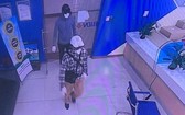 被銀行內部監控視頻錄下的2名劫匪。（圖源：警方提供）