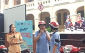 市大學生輔助中心在黎鴻鋒專校舉辦“交通文化” 活動。