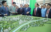政府總理阮春福（中）出席2020年東盟(東協)智慧城市高級論壇與展覽。（圖源：懷英）