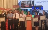 市商業華語培訓中心、市華語成人教育中心分別獲表彰。