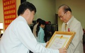 蟻團同志榮獲國家主席頒贈三等勞動勳章。