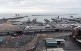 這是12月22日拍攝的關閉的英國多佛港。（圖源：新華社）