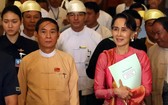 在內比都拍攝的緬甸總統溫敏和國務資政昂山素姬（右）。（圖源：新華社）