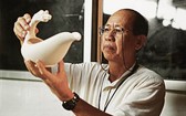 人民藝人李玉明逾50年醉心於陶瓷品創作。