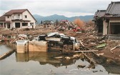 圖為10年前，3‧11大地震後，經海嘯肆虐後的殘破景象。（圖源：互聯網）