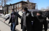 俄羅斯聯邦安全局在巴爾瑙爾市逮捕一名男子，該男子計劃炸毀當地清真寺。（圖源：TASS） 