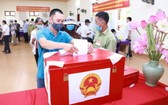 圖為2021年5月23日，乂安省南壇縣金蓮鄉選民參加選舉投票。（圖源：范鵬）