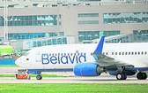 歐盟正式禁止白俄客機飛越歐盟成員國的領空及降落。圖為白俄羅斯航空的一架客機。（圖源：Getty Images）