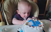 哈欽森提早出生131天，僅340公克，一度被認為不可能存活。但今年6月5日，哈欽森迎來第一個生日。（圖源：推特）