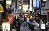 日本為外籍商人和留學生放寬入境。圖為東京街頭一景。（圖源：共同和）