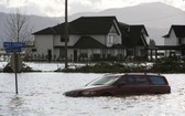 加拿大西部卑詩省連日豪雨成災，洪水和土石流沖毀道路與家園，造成數千人受困。（圖源：互聯網）