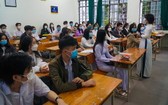峴港市潘珠楨高中學校一高三班首天復課場景。（圖源：裴全）