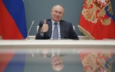 俄羅斯總統普京這次接種的是液體鼻噴新冠疫苗。（圖源：Sputnik）