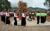 山羅省泰族同胞的傳統群舞。